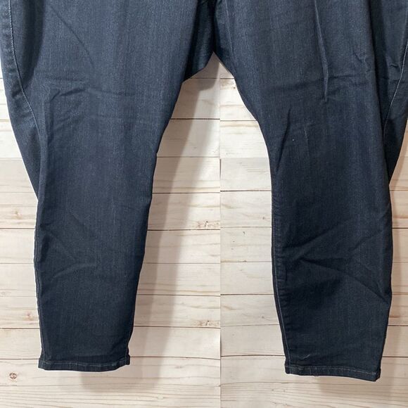 Torrid Jeggings Skinny Dark Wash Short Jeans - Picture 6 of 16